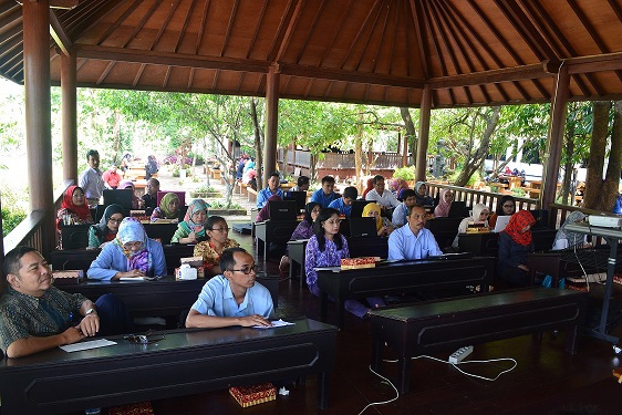 Peserta Pelatihan Penulisan Karya Ilmiah  1 Maret 2016 di Gazebo  Universitas Muhammadiyah Malang.
Kerjasama antara Perpustakaan UMM dengan FPPTI  Jawa Timur.
