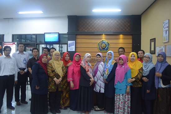 Senin 19 Pebruari 2018 UPT. Perpustakaan Universitas Muhammadiyah Malang menerima kunjungan dari Perpustakaan Muhamadiyah Sidoarjo   sebanyak  12 orang yang  di pimpin langsung oleh Ibu Ainur R, S.Sos, M.Si selaku kepala Perpustakaan UMSIDA