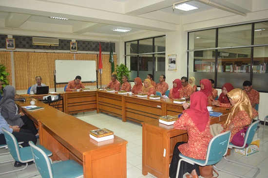 30 Nopember 2017 Perpustakaan UMM studi banding ke Perpustakaan Universitas Muhammadiyah Yogyakarta untuk menimba ilmu tentang Literasi Informasi.