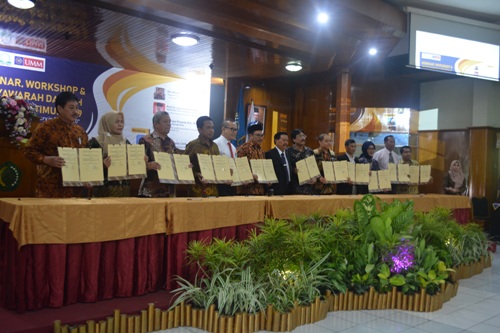 Selain acara MUSDA 20 Nopember 2019 juga ada Penandatanganan Nota Kesepahaman Kerjasama (MOU) anggota FPPTI yang diwakili oleh Rektor masing - masing Institusi  dengan pihak Perpustakaan NasionaL Indonesia. 